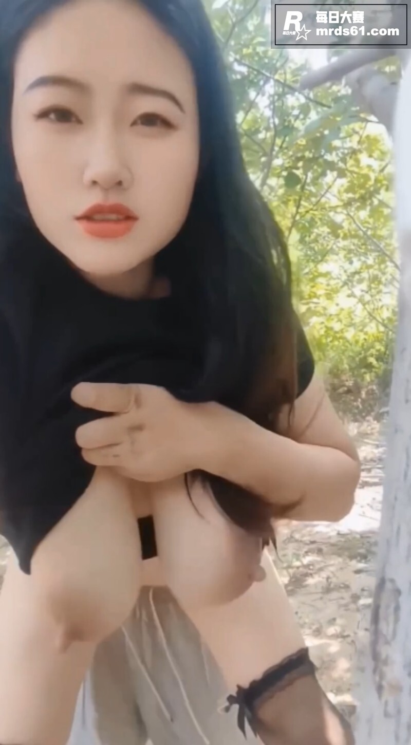 新晋素人F奶巨乳博主相关图片2