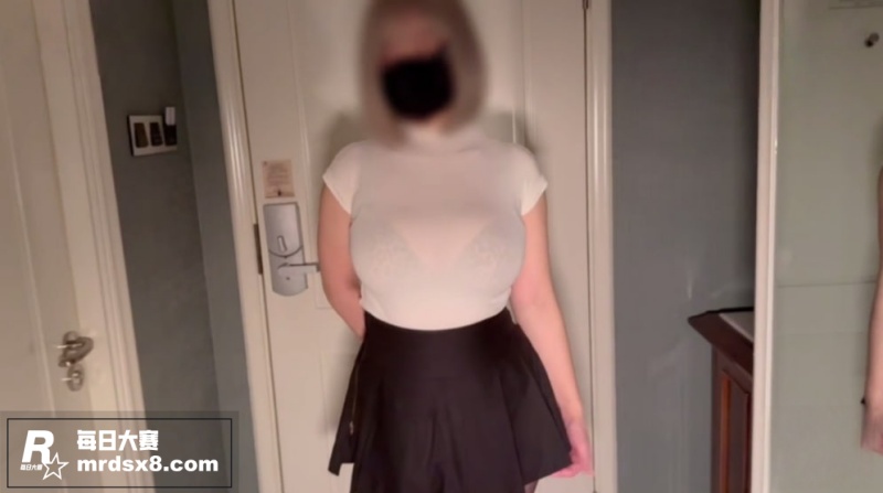 推特巨乳淫妻博主 家相关图片1