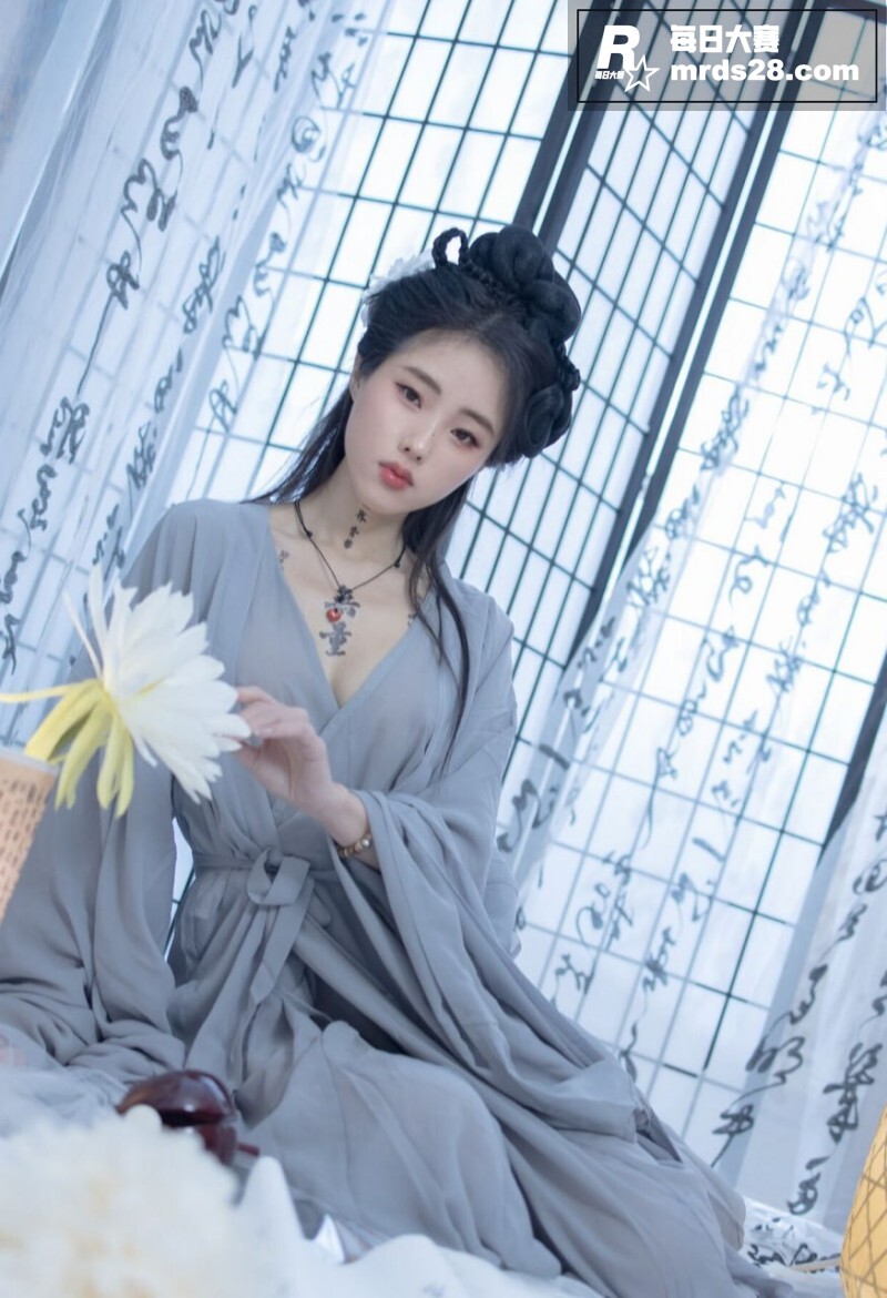 推特高颜值嫩模 钛合相关图片3