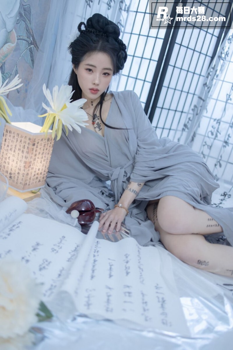 推特高颜值嫩模 钛合相关图片4