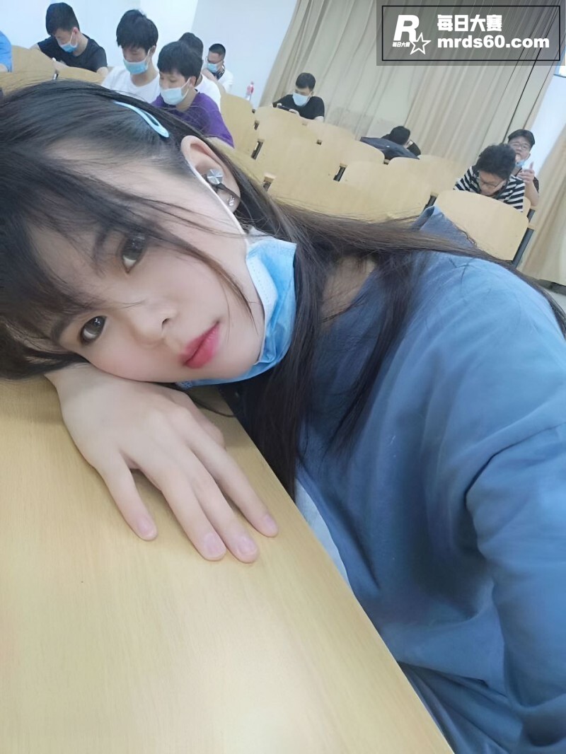 广西卫校反差婊 果果相关图片4