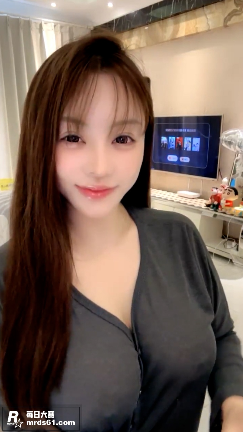 推特极品巨乳女神 炸相关图片1
