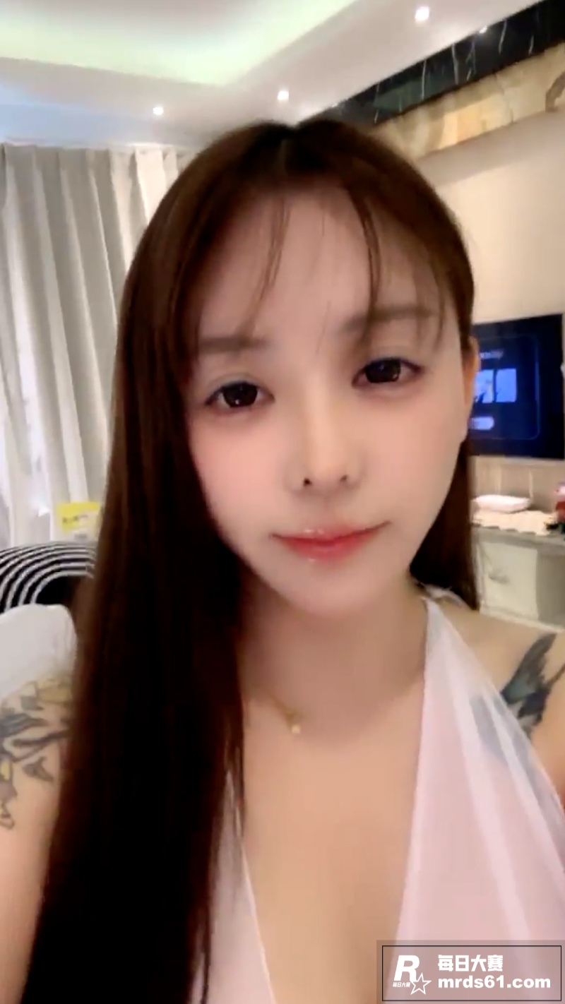 推特极品巨乳女神 炸相关图片2