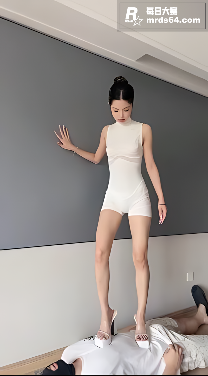 极品大长腿玉足女神 相关图片2