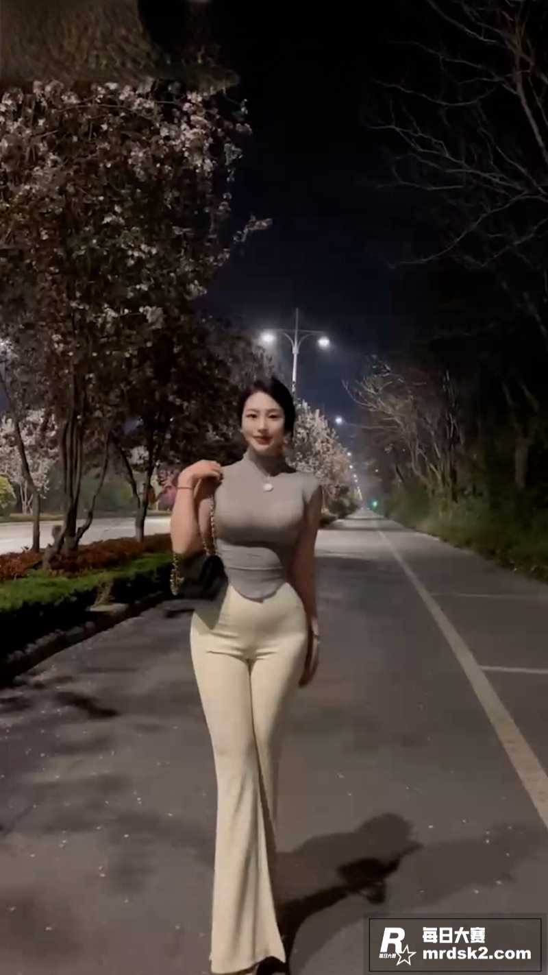 骚妈快乐屋PMV混剪相关图片1