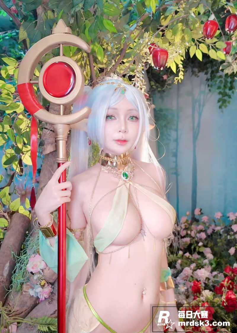 高颜值二次元模特女神相关图片8