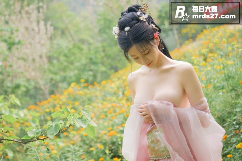 极品美乳嫩模 年年 相关图片7