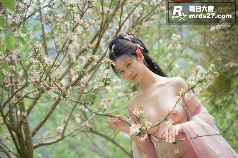 极品美乳嫩模 年年 相关图片17