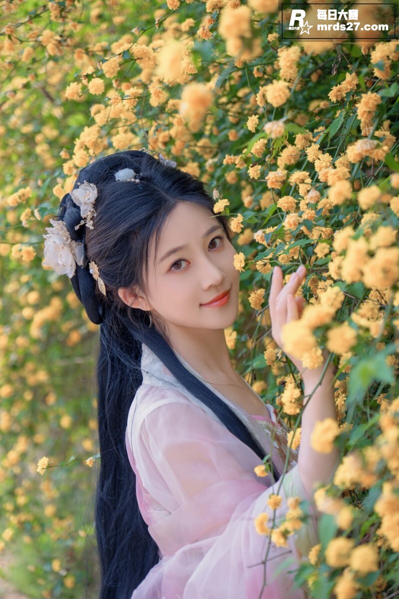 极品美乳嫩模 年年 相关图片31