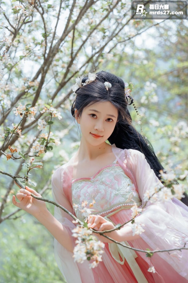 极品美乳嫩模 年年 相关图片42