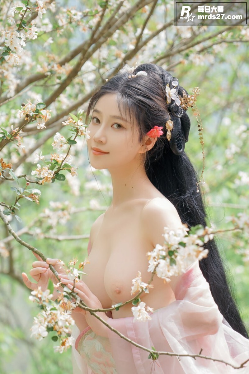 极品美乳嫩模 年年 相关图片43