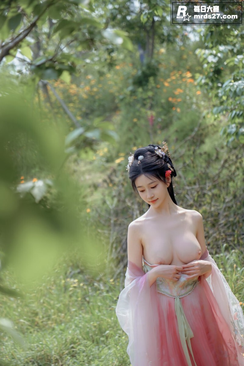 极品美乳嫩模 年年 相关图片47