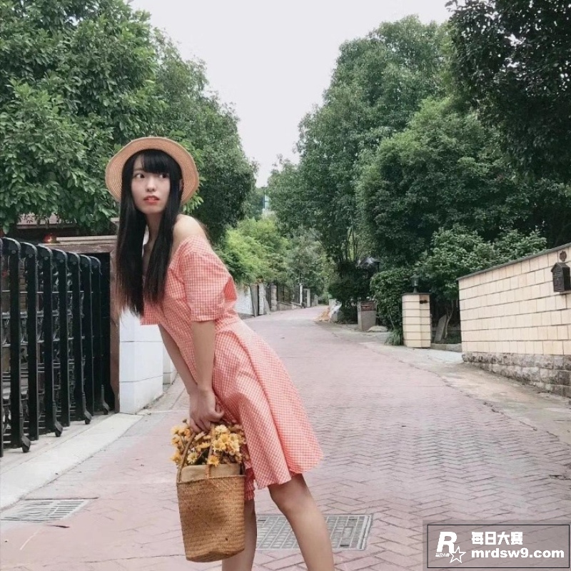 推特高颜值网红 兔牙相关图片6