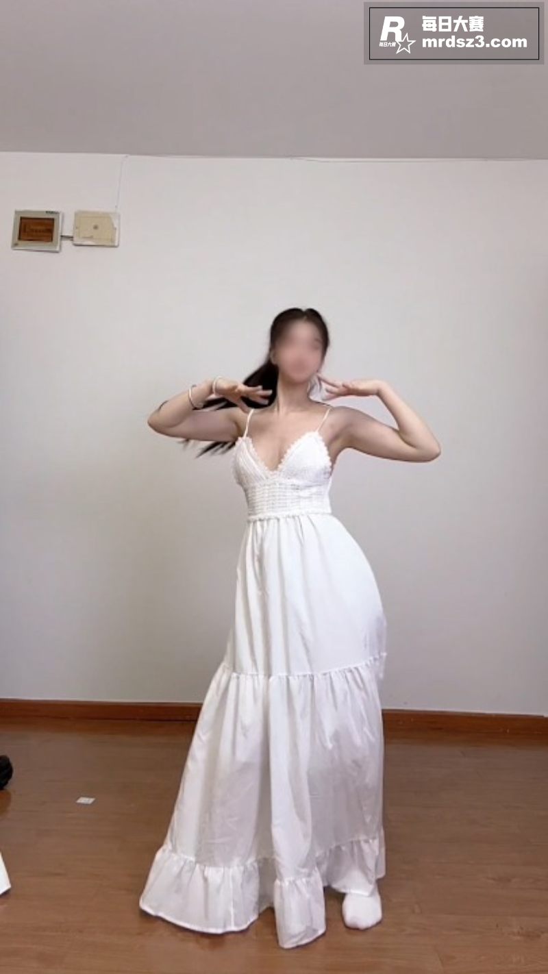 推特极品嫩妹 以安 相关图片1