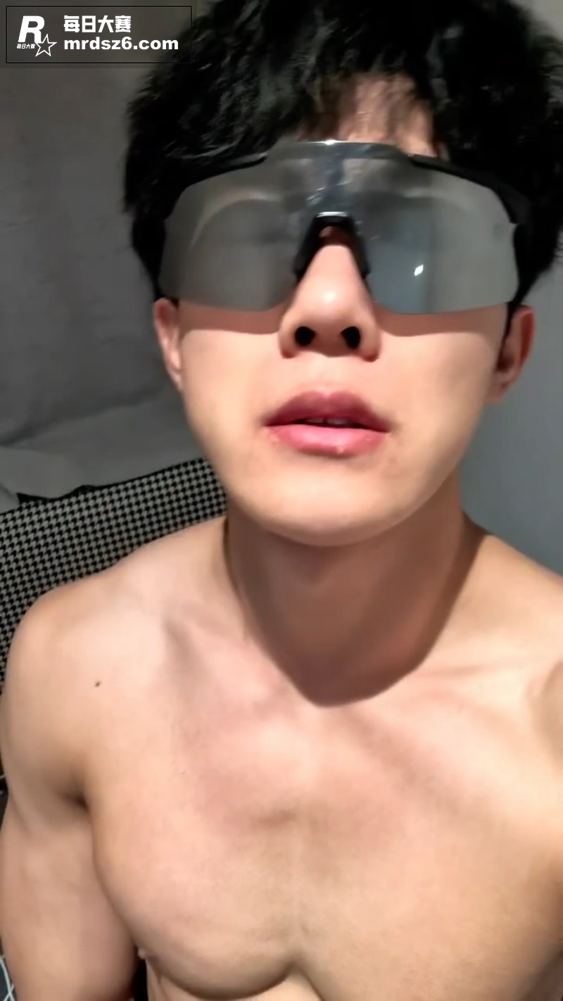 抖音健身肌肉男神 小相关图片4