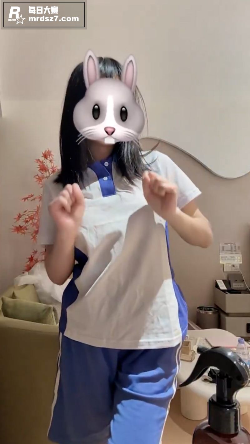 推特新晋骚舞萝莉 鱼相关图片3
