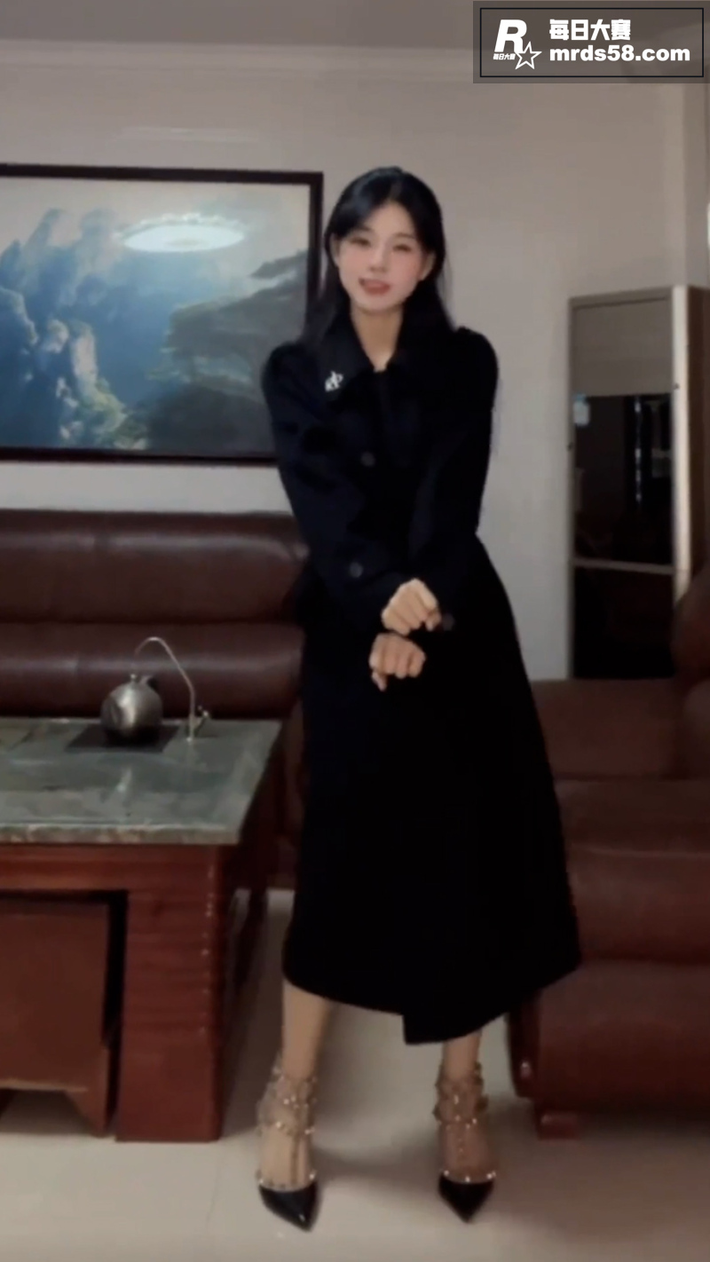 抖音高颜女神 齿酱 相关图片4
