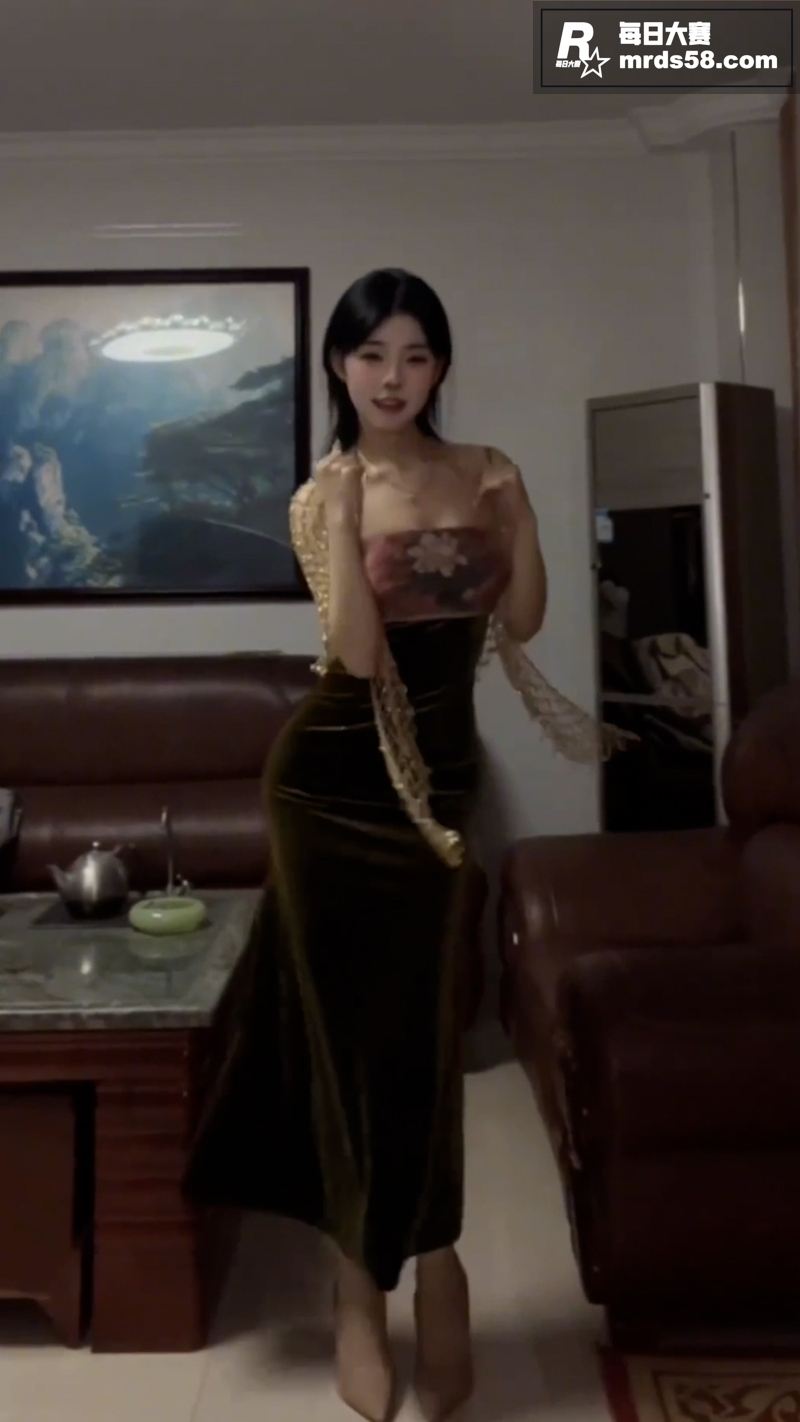 抖音高颜女神 齿酱 相关图片5