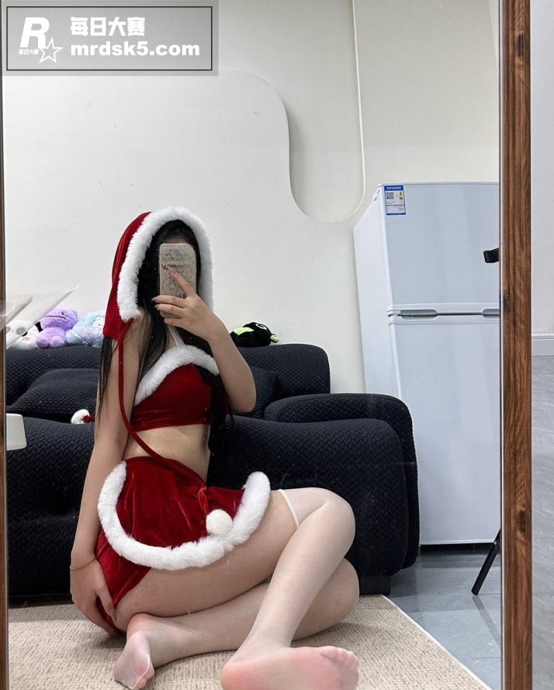 推特极品巨乳少女 粉相关图片25