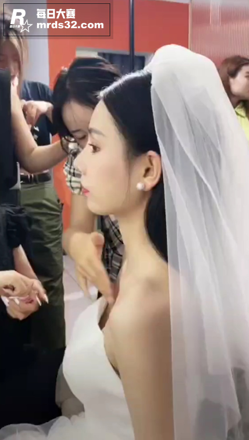 抖音快手直播间走光露相关图片3