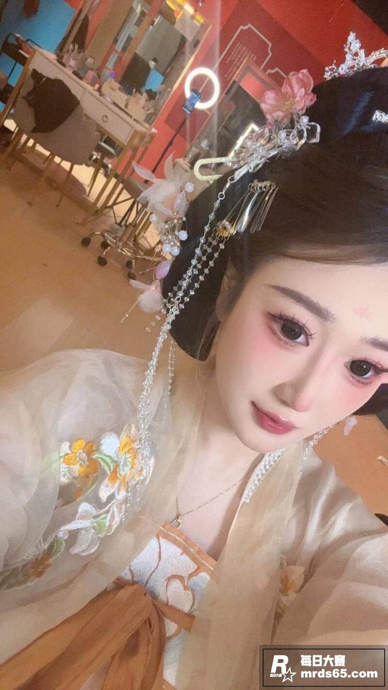 高颜值情侣性爱私拍泄相关图片7