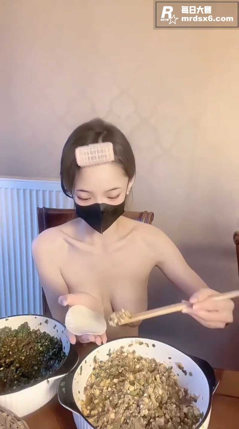 推特反差少女 一口白相关图片5