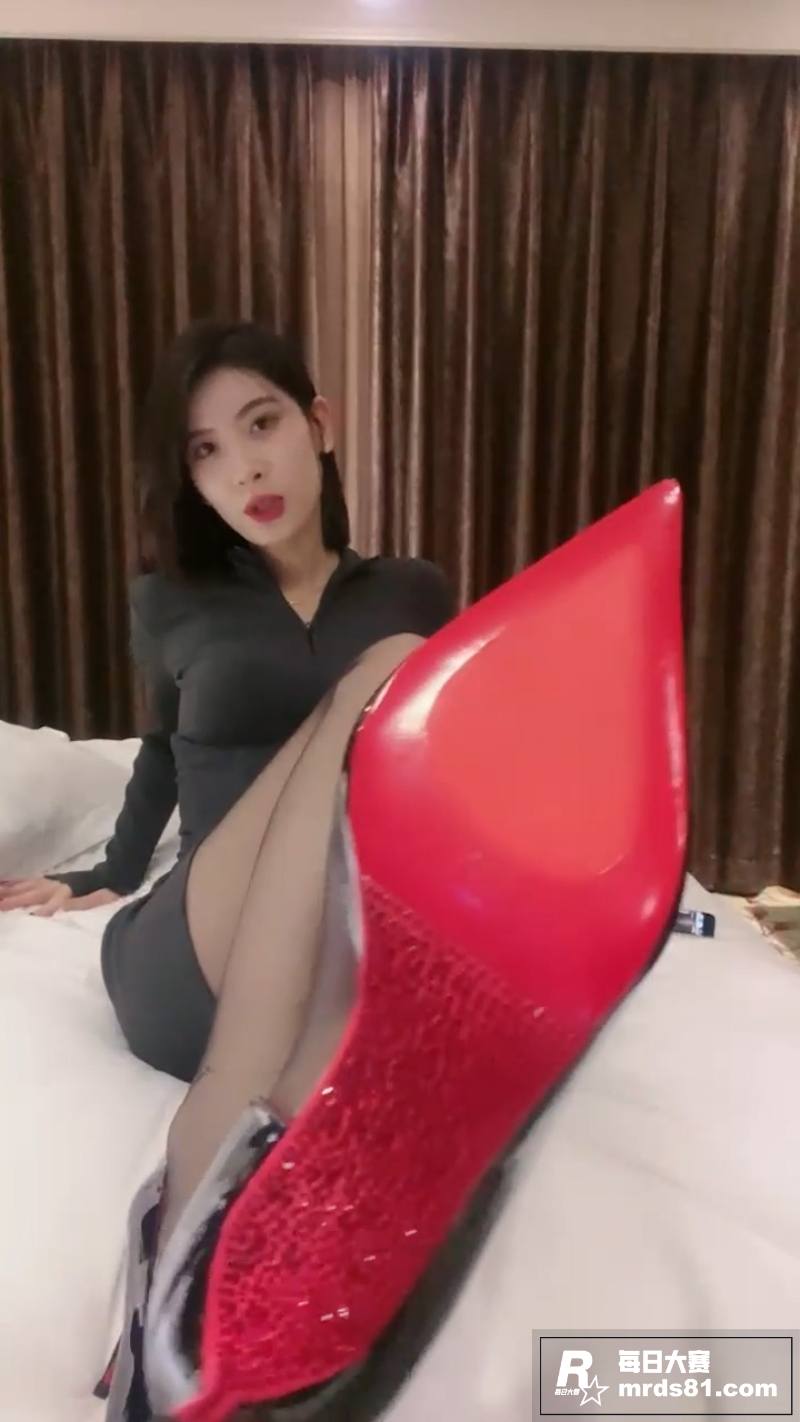 玩物社交直播女王 简相关图片2