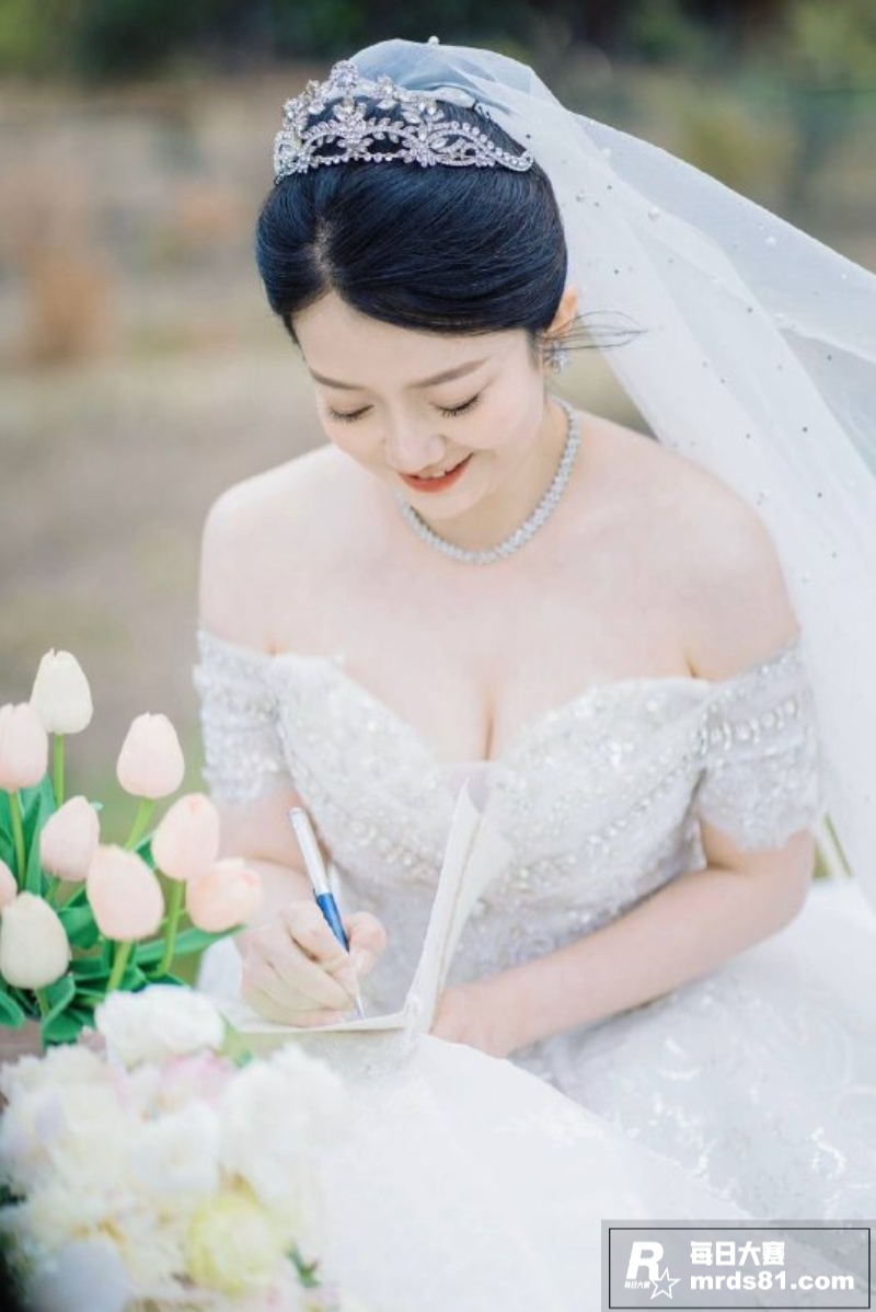 上海刚结婚不久的人妻相关图片3
