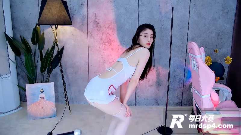 虎牙人气御姐 李遇安相关图片7