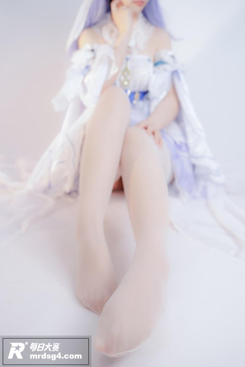 推特极品尤物 铃木美相关图片2