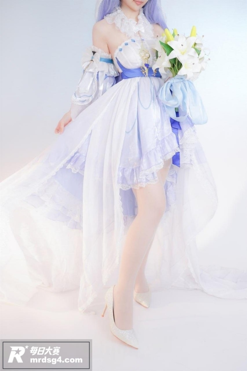推特极品尤物 铃木美相关图片3