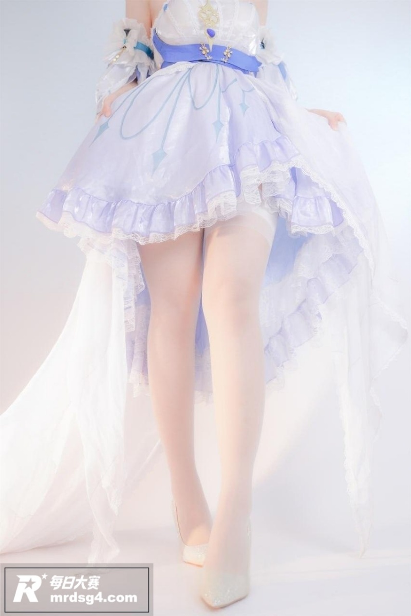 推特极品尤物 铃木美相关图片7