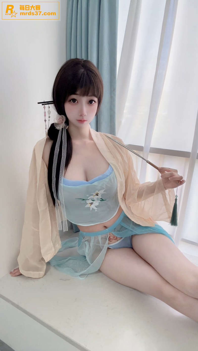 B站高颜值网红 奶芙相关图片3