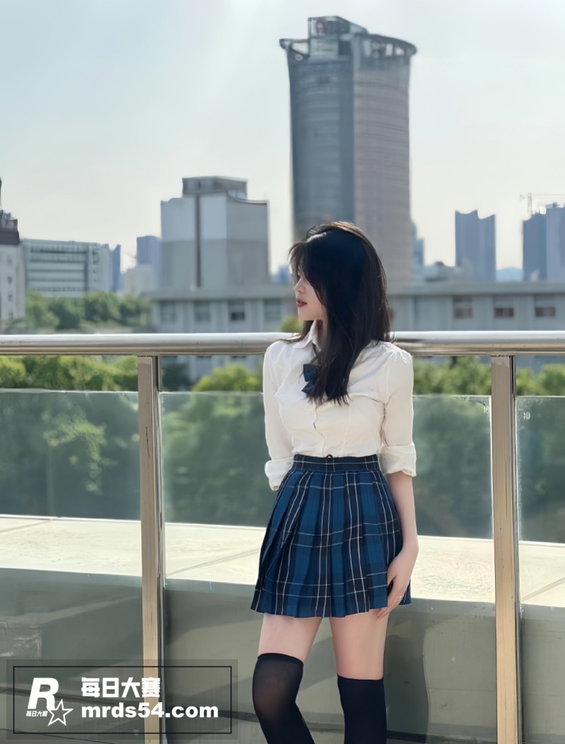 海角社区乱伦剧情 情相关图片2