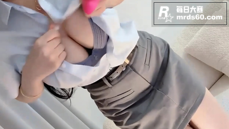 ST站高颜值巨乳女神相关图片3