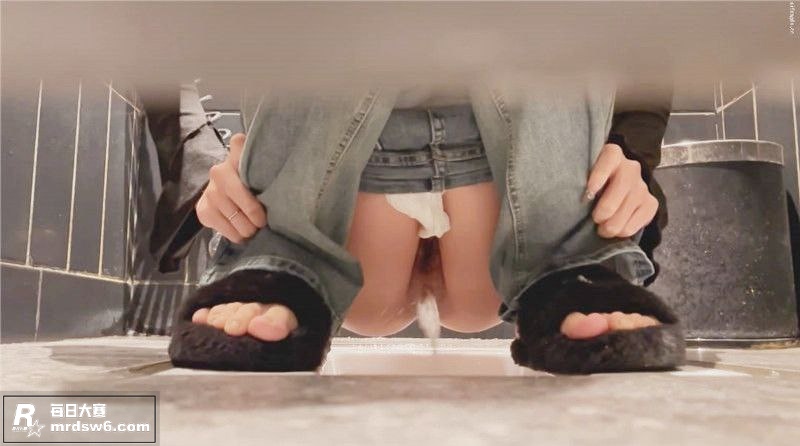 偷拍狂魔火锅店女厕抄相关图片4