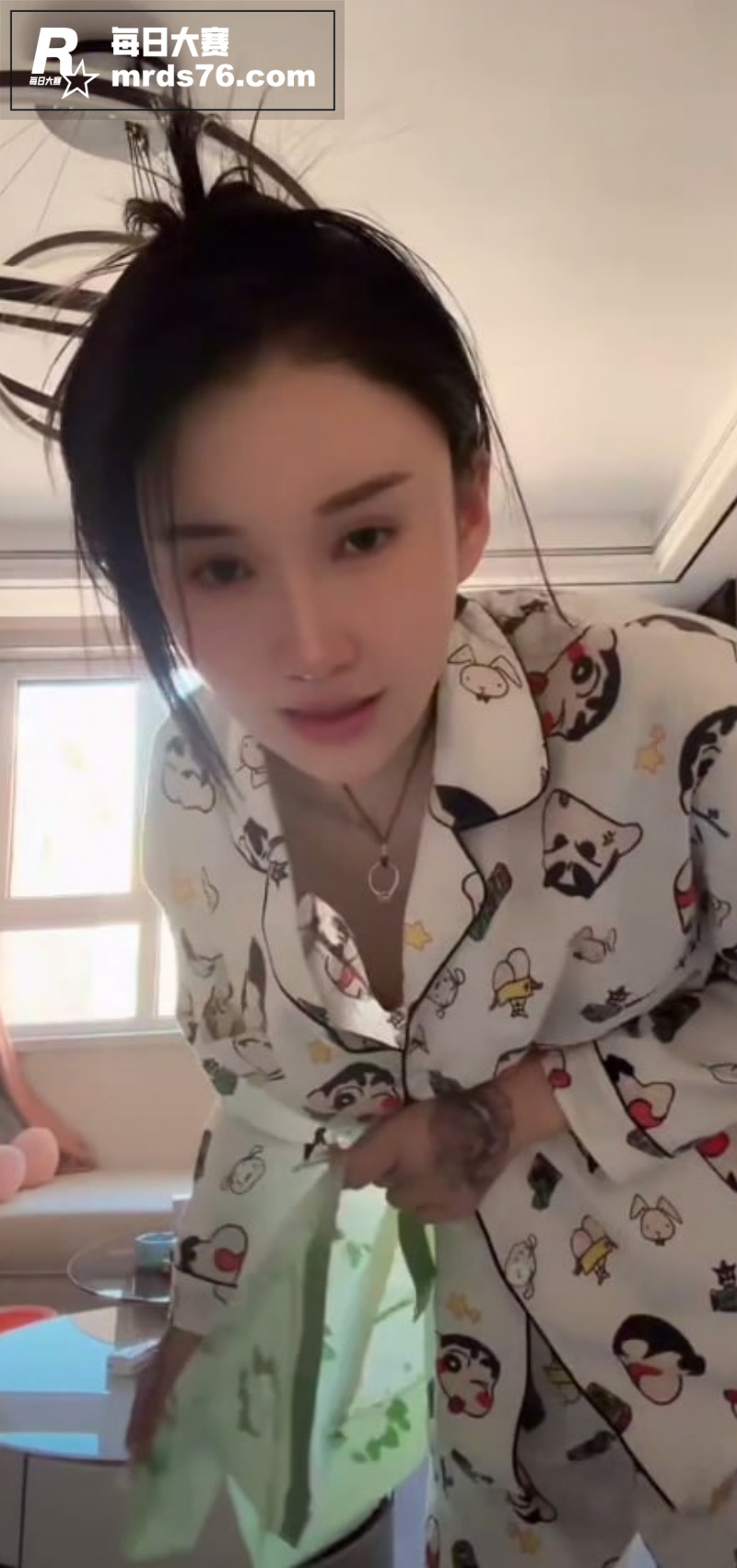 抖音快手网红闪现走光相关图片6