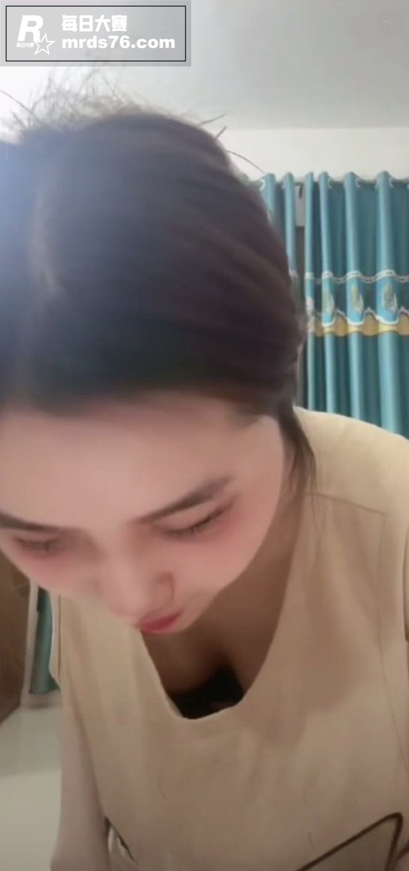 抖音快手网红闪现走光相关图片7