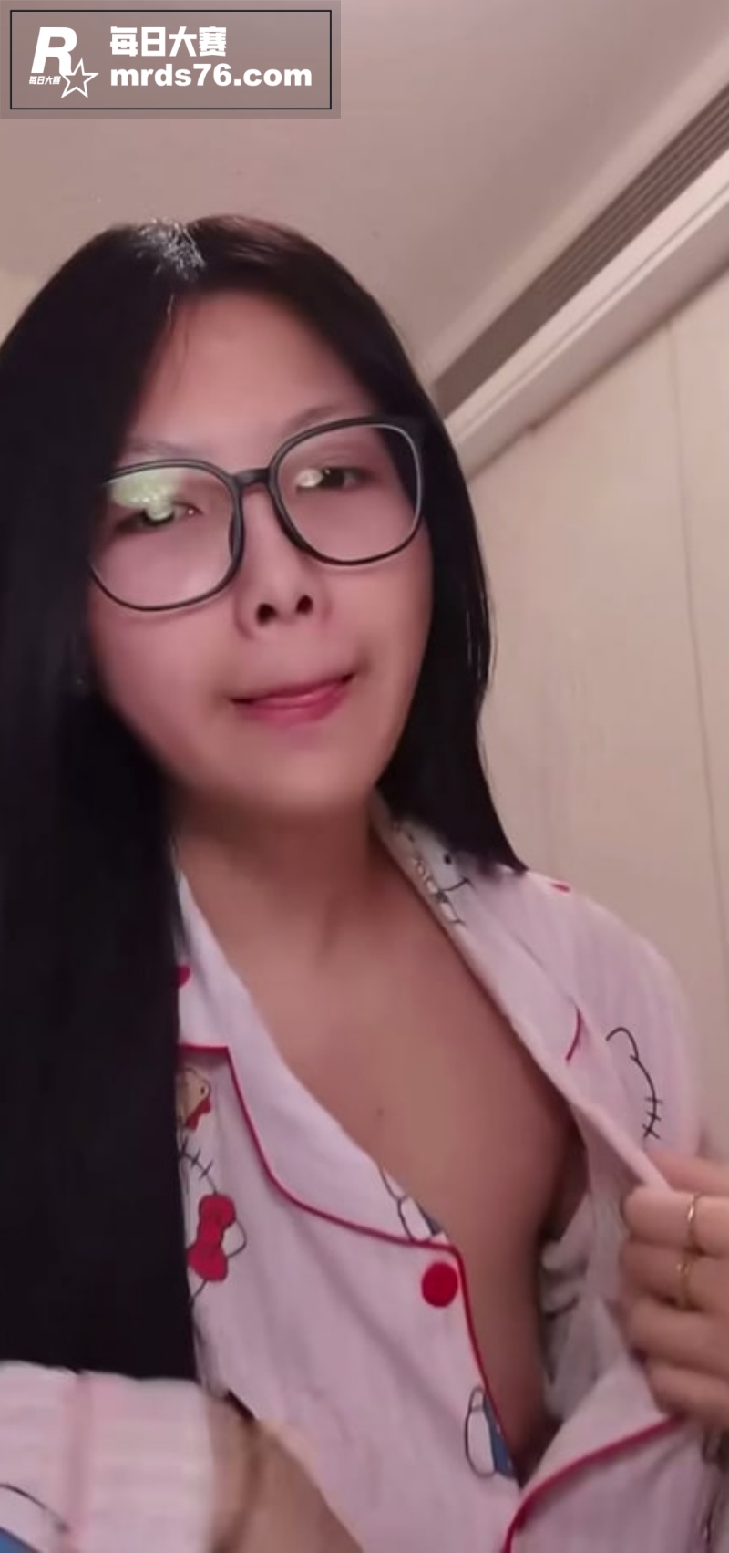 抖音快手网红闪现走光相关图片8