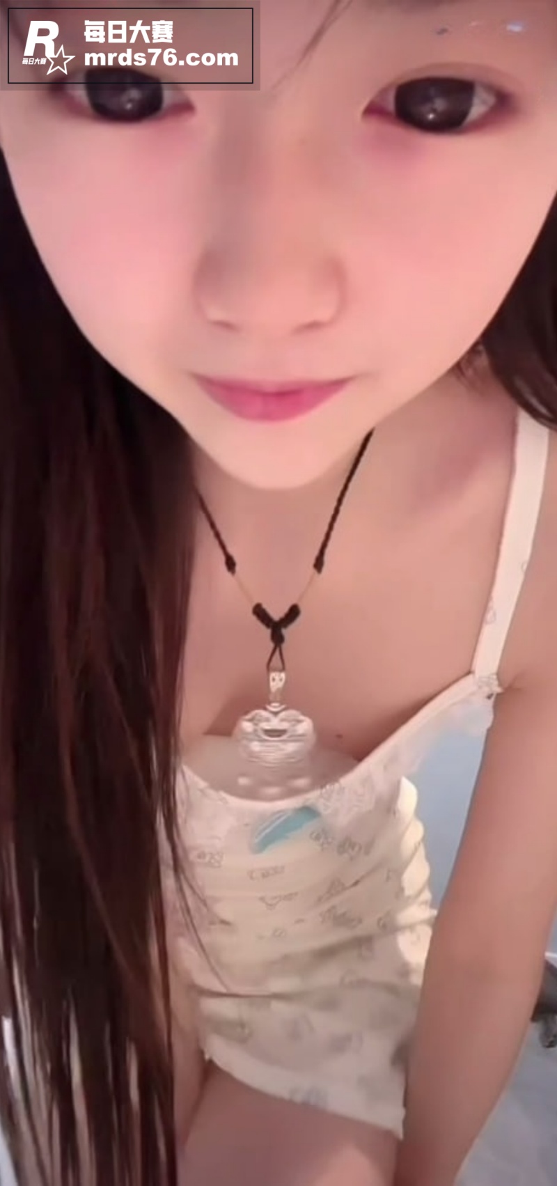 抖音快手网红闪现走光相关图片9