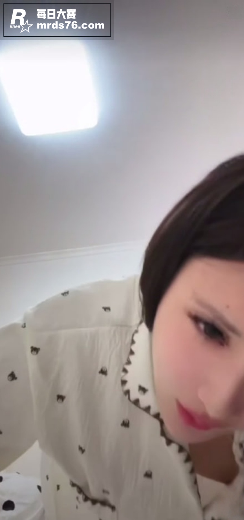 抖音快手网红闪现走光相关图片10