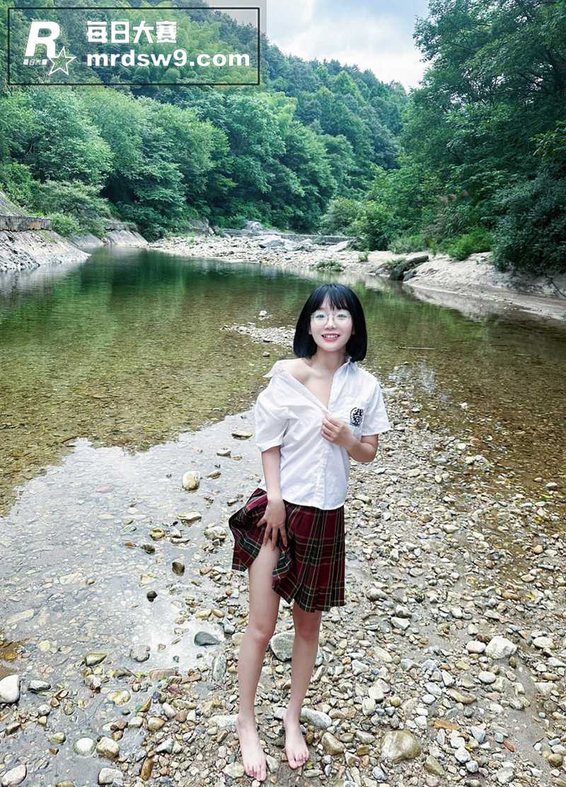 清纯反差学生眼镜妹 相关图片2