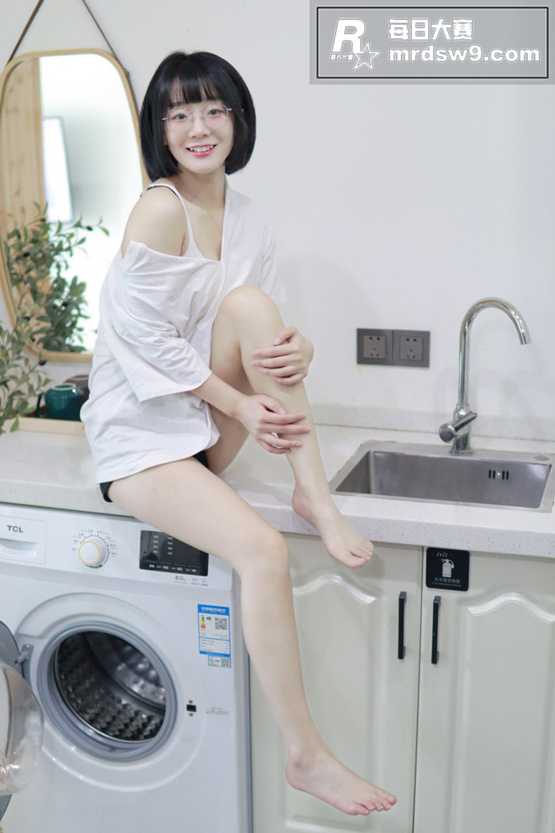清纯反差学生眼镜妹 相关图片7