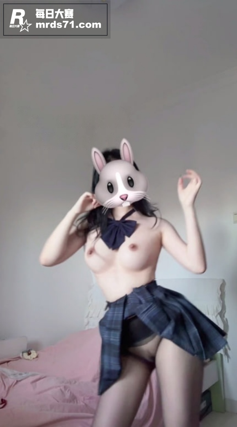 极品巨乳御姐福利姬 相关图片9