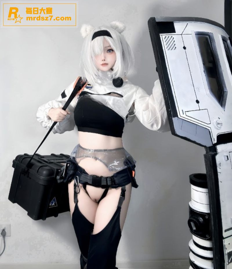 推特超高颜值网黄 希相关图片3