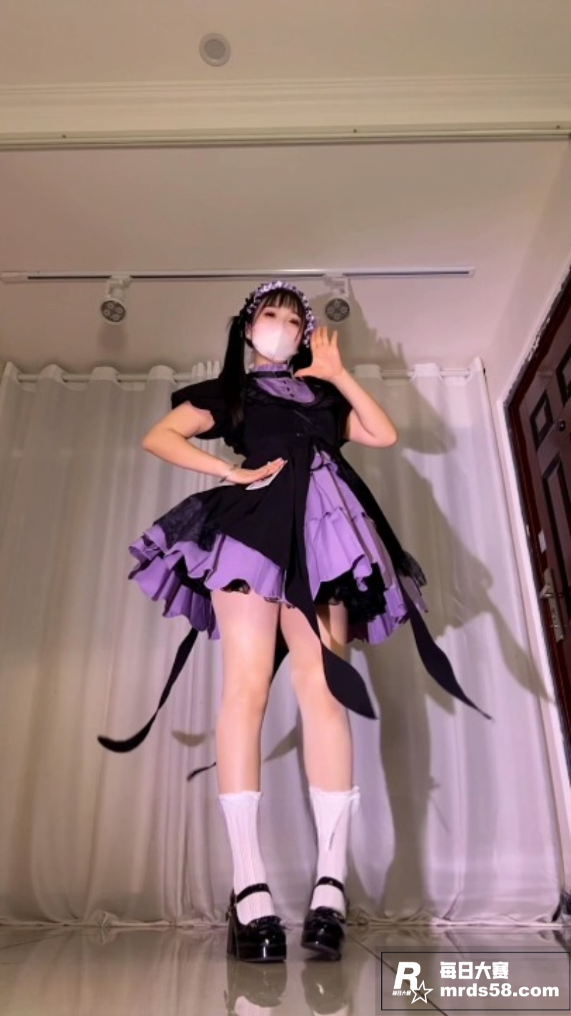 推特白虎萝莉 婉婉 相关图片1