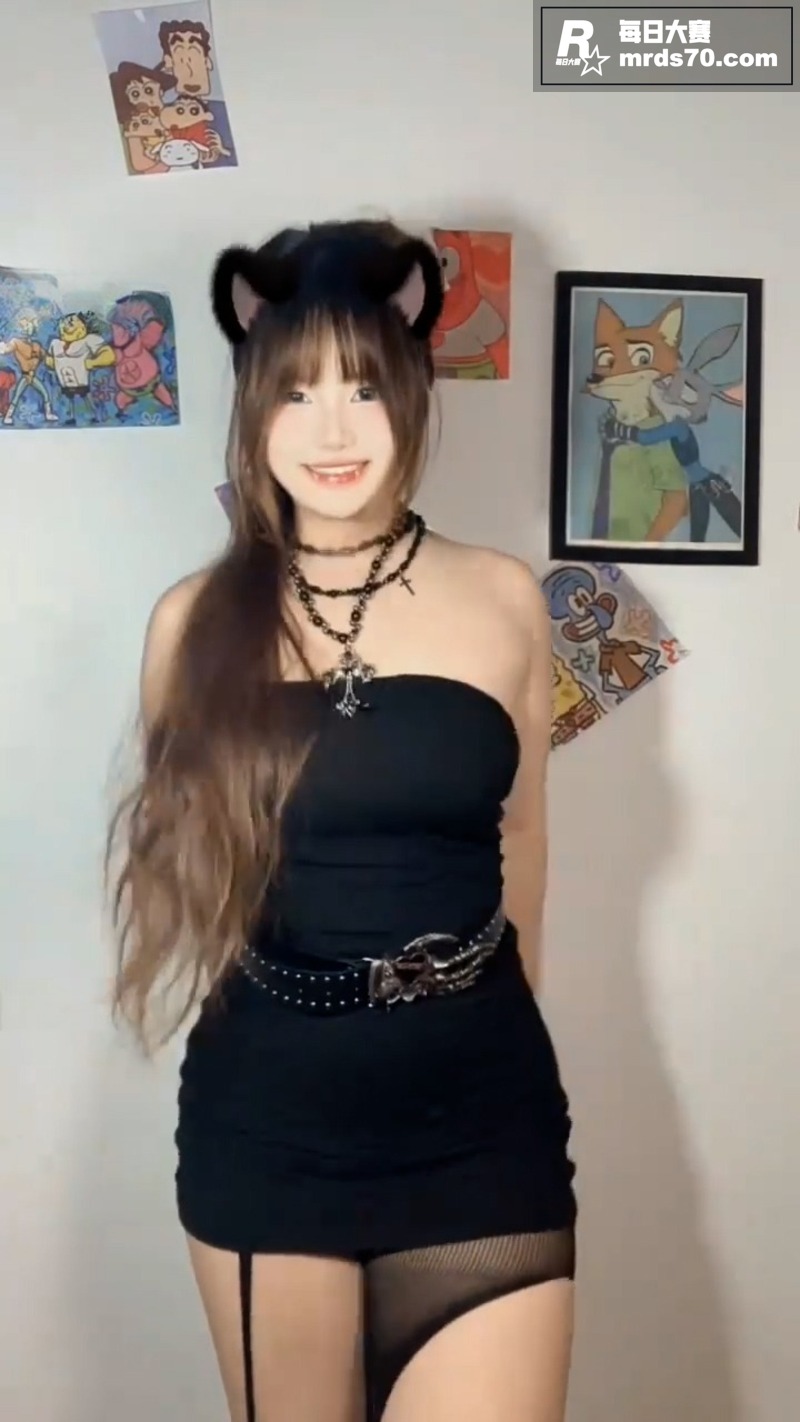 快手巨乳网红 疯狂小相关图片3