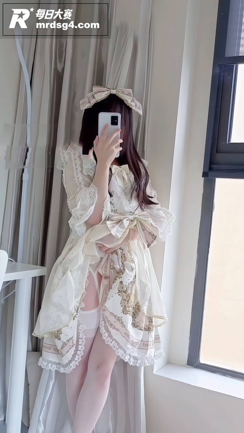 推特福利姬 白桃少女相关图片1