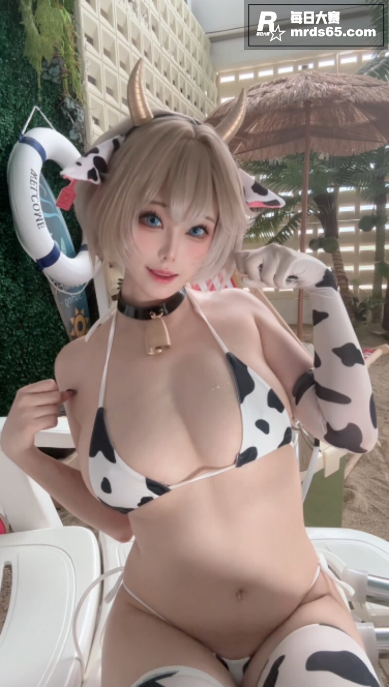 推特极品巨乳女神 蜜相关图片5