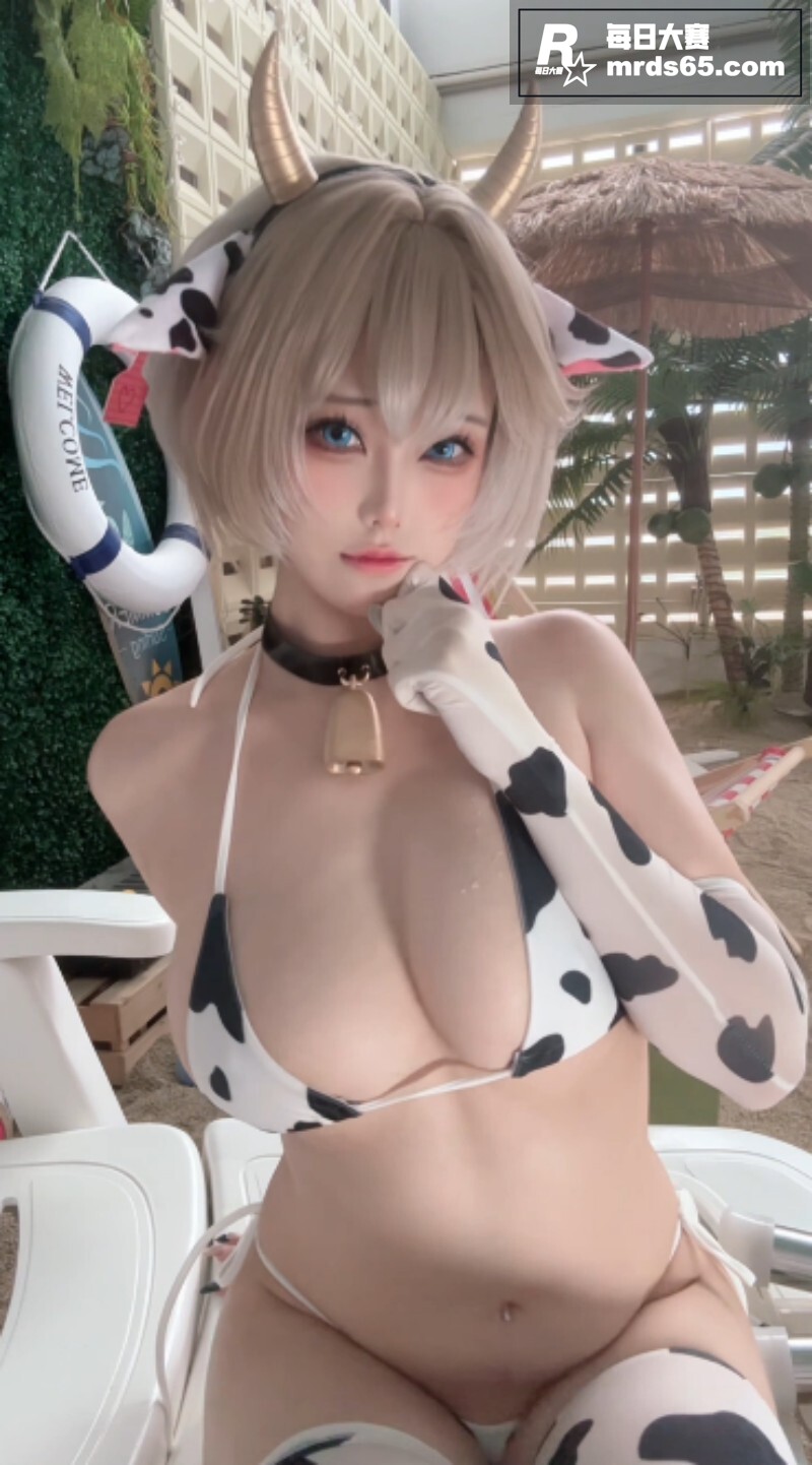 推特极品巨乳女神 蜜相关图片9